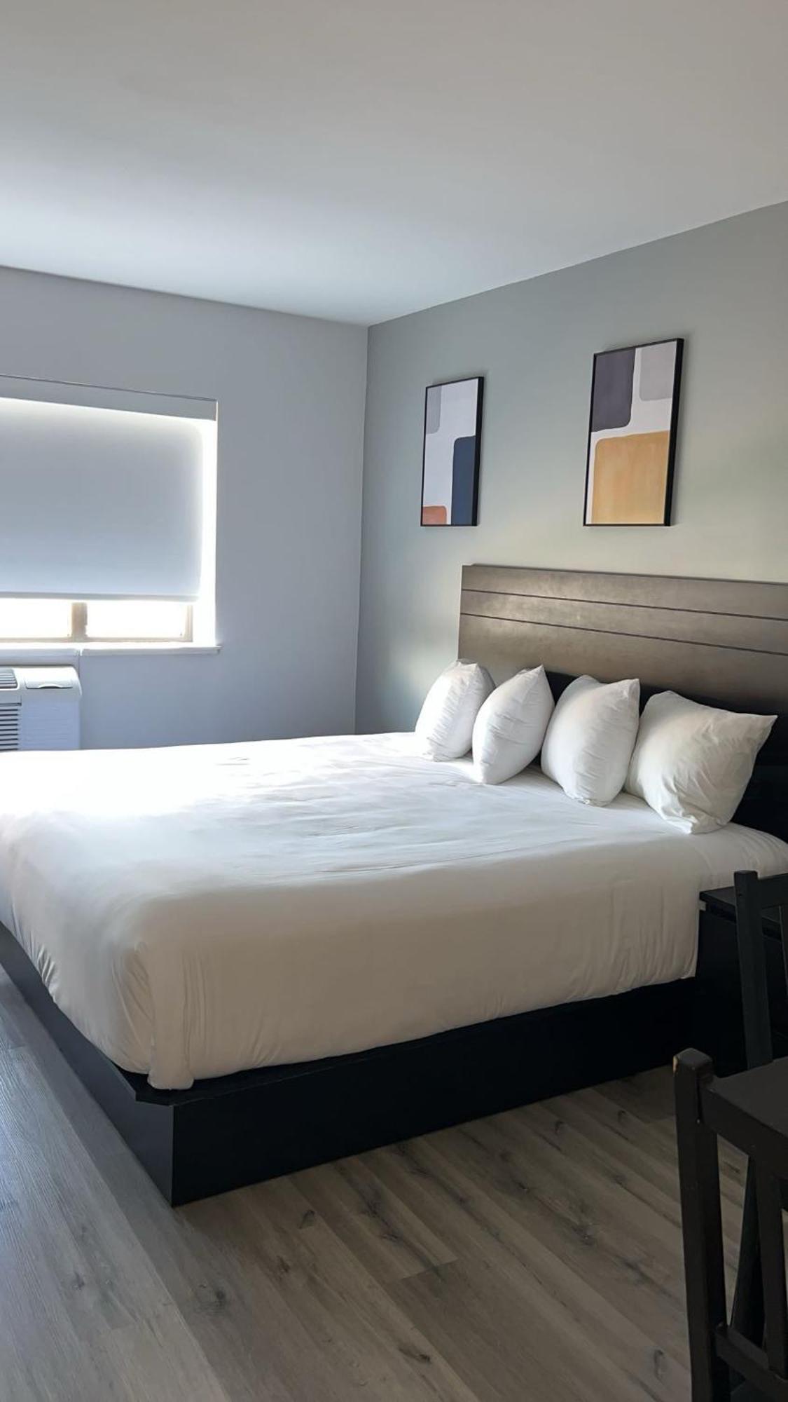 Hotel Newstar Монреал Екстериор снимка
