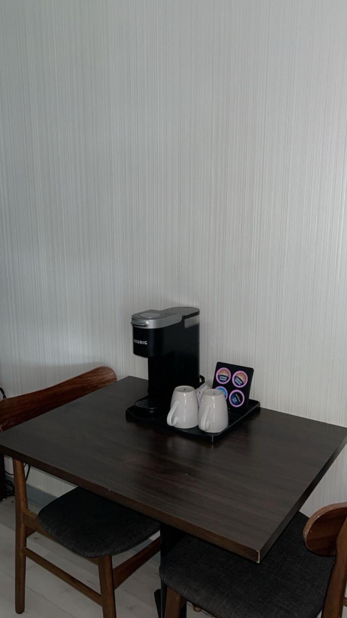 Hotel Newstar Монреал Екстериор снимка