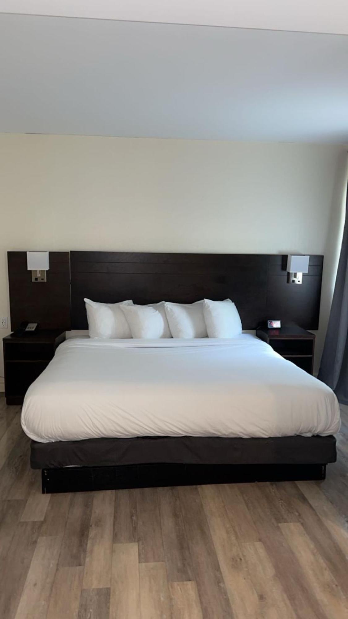 Hotel Newstar Монреал Екстериор снимка
