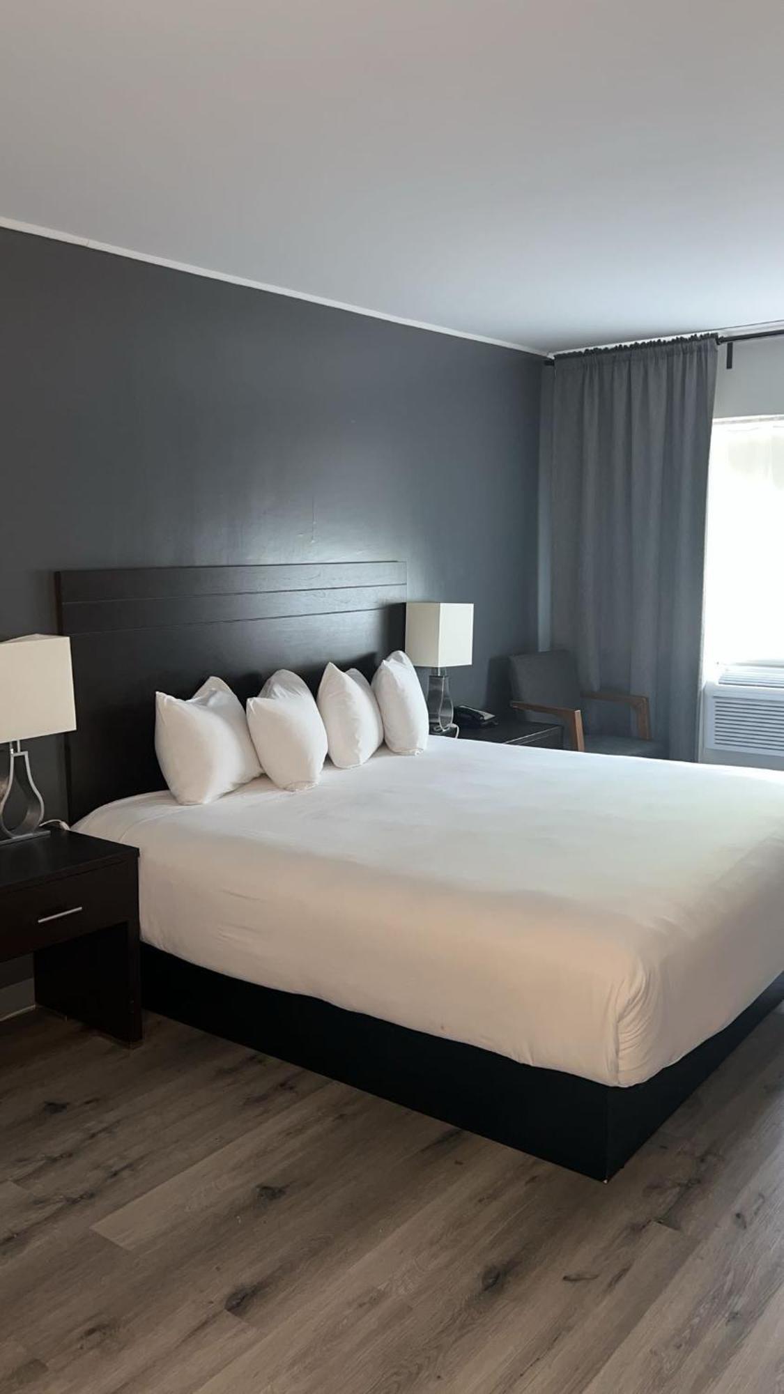 Hotel Newstar Монреал Екстериор снимка